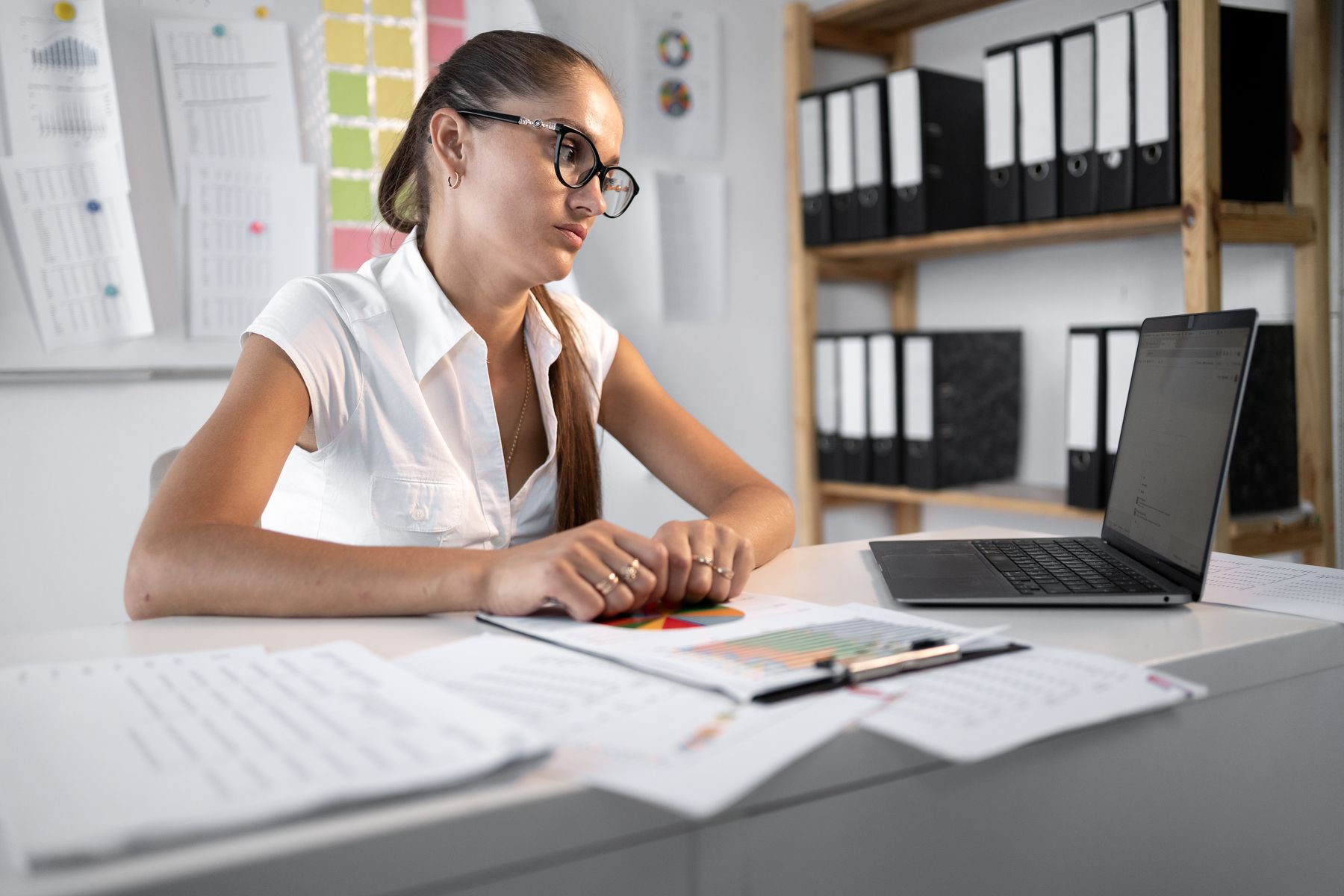 Demotivated Female Entrepreneur 