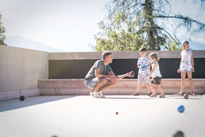 Familie beim Boccia © Hannes Niederkofler_HQ-6730.jpg