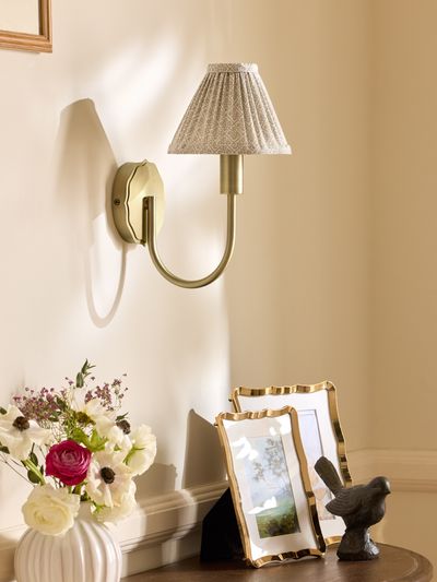 Willowbrook Wall Light