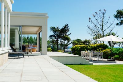 Perfect-Stays-Ednovean-House-exterior-2.jpg