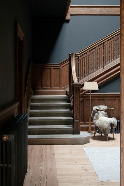 DunAluinn_Hallway_RuthMaria_03.jpg