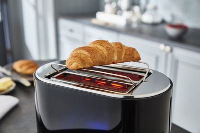 T20043NOR Tower Belle 2 Slice Toaster Noir-2.jpg