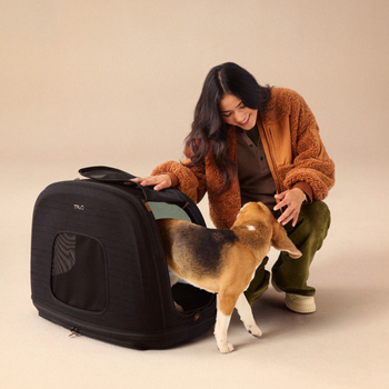 Tavo_Crispin_Pet_Travel_Crate_Studio_Lifestyle_24_1x1[1].JPG