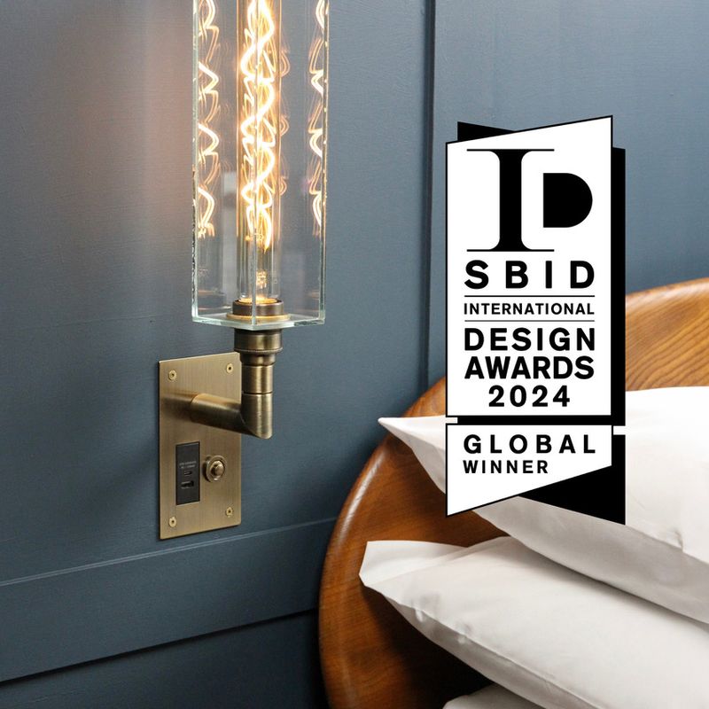 Focus SB Ambassador Wall Light Antique Brass Finish