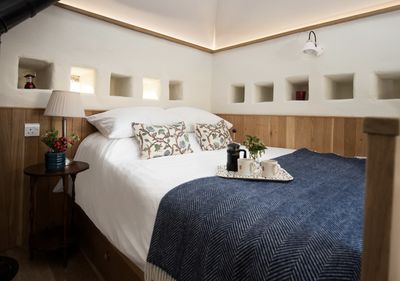 C&C The Dovecot at Reedsford, bedroom.jpg