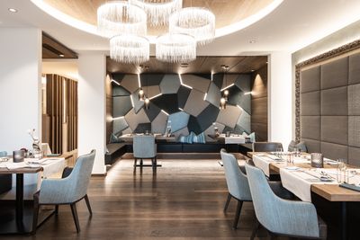 Alpiana_Restaurant2.jpg