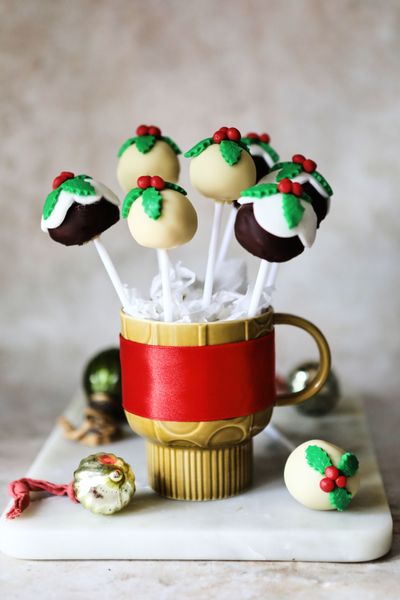 Vegan Christmas cake pops
