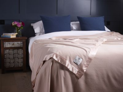 Pure Cashmere Blanket – Cashmere De Lux