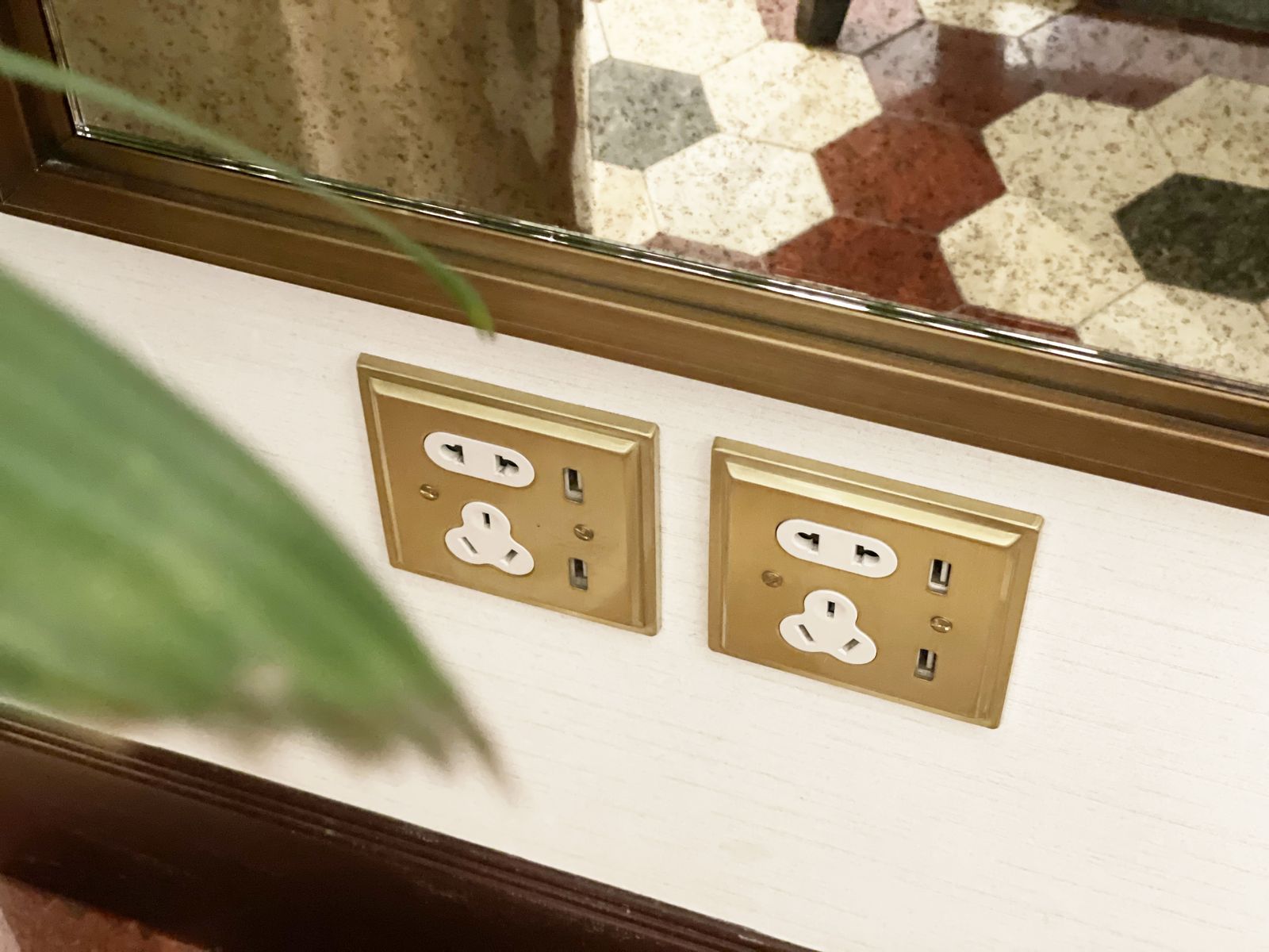 Sheraton sockets with USBs