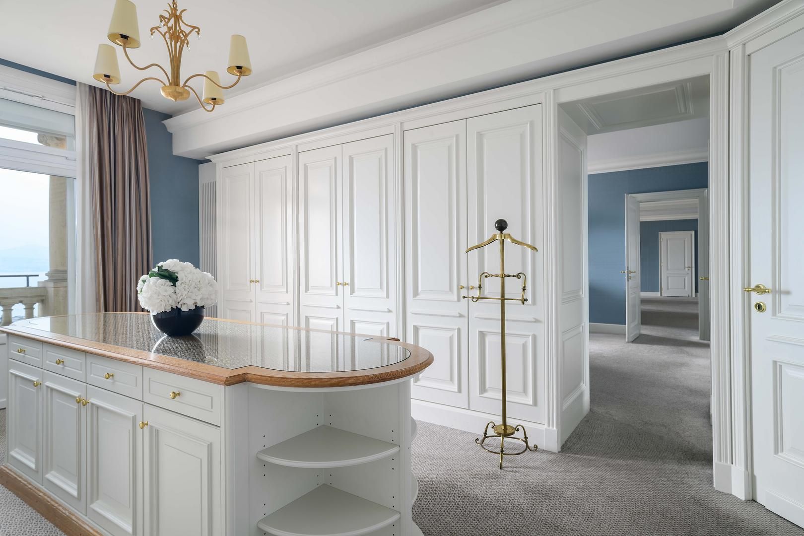 LausannePalace_SuiteCocoChanel_Dressing01_-_BD.jpg