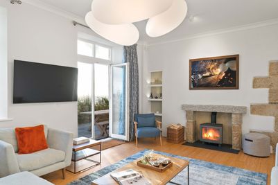 perfect-stays-the-old-school-house-living-area-3.jpg