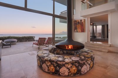 Stunning-architect-designed-Villa-122-Benguela-Cove.jpg