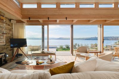 Perfect-Stays-Ferryside-living-area-1.jpg