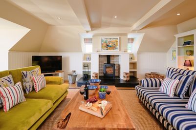 Perfect-Stays-Trehayl-living-area.jpg