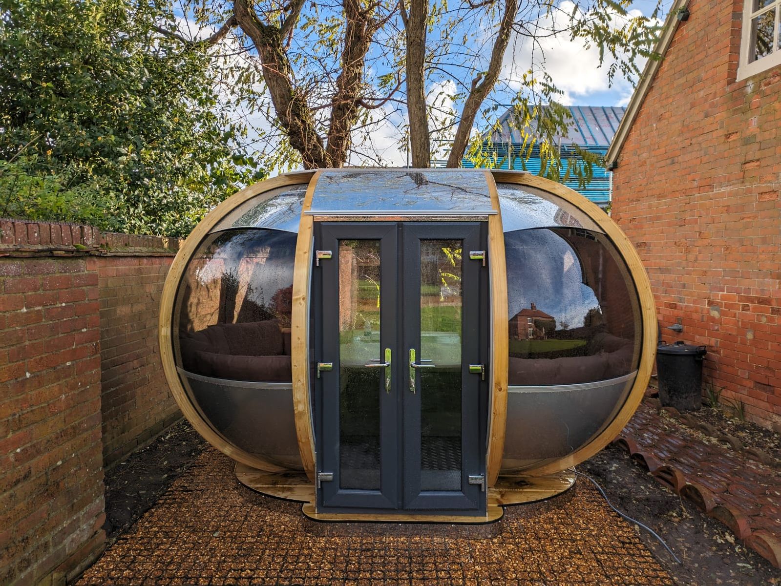 Ornate Garden Medium Oval House Garden Pod