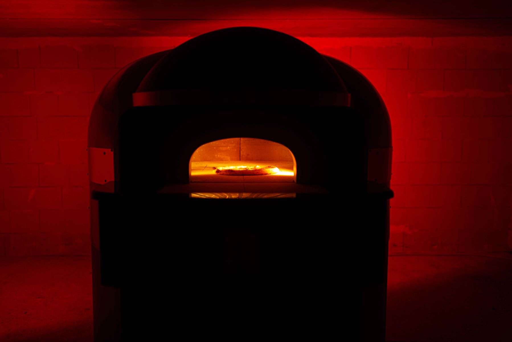 The new Maximo commercial electric pizza oven - the first-ever electric oven from Tuscan pizza oven specialists, Valoriani. 