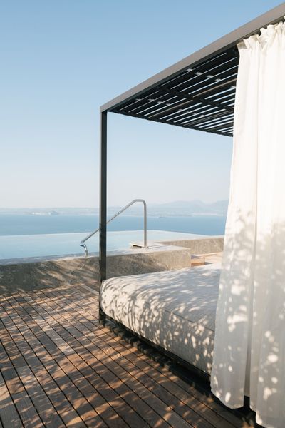Tobias_Kaser_web_sky_pool_suite_deluxe_2.jpg