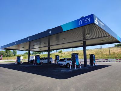 Mer Forecourt.jpg