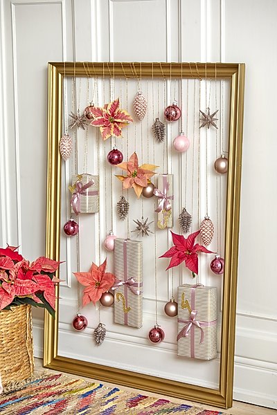 2022_poinsettia_04000_Christmas_Fairy_Tale_27.jpg