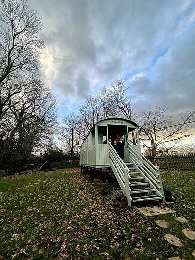 Hever PTA Shepherds Hut 14.jpg