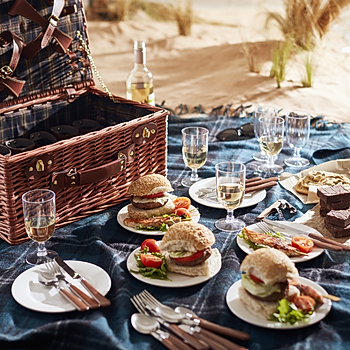 Herritage Picnic Hamper - CC879022_LS2.jpg