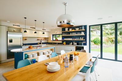 Perfect-Stays-Trelawn-kitchen.jpg