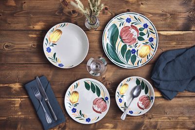 Wade Capri Dinnerware Collection.jpg