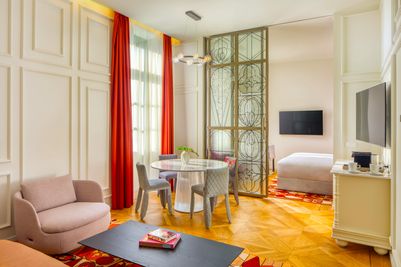 16_KIMPTON_BEM_BUDPEST_ROOM218B_2.jpg