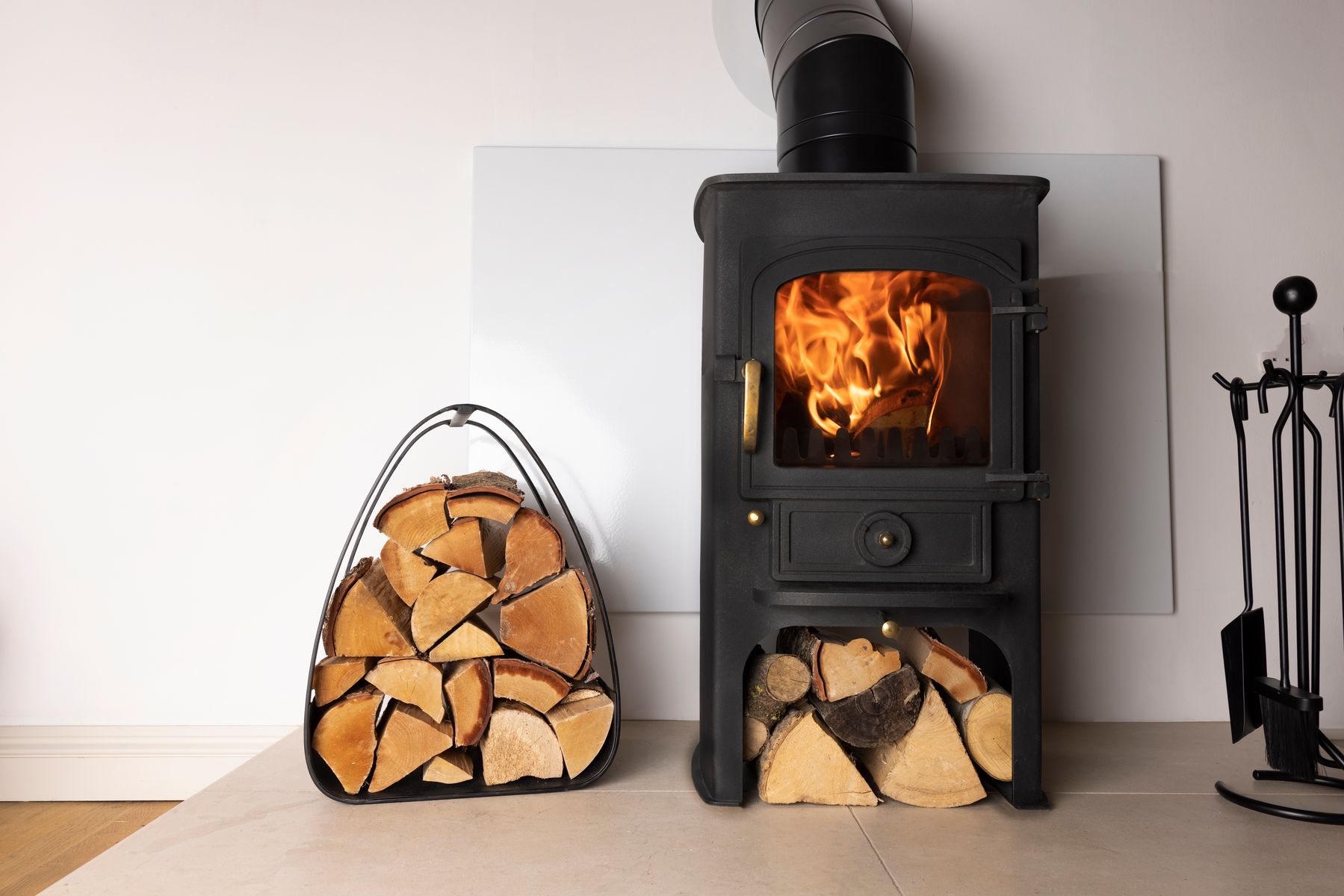 Snug Larch Log Holder 