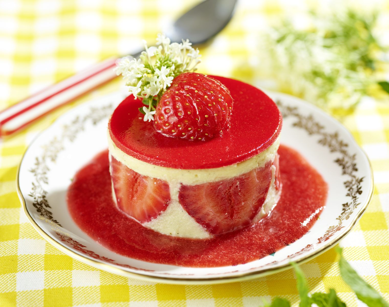 Le Fraisier, classical French strawberry cake