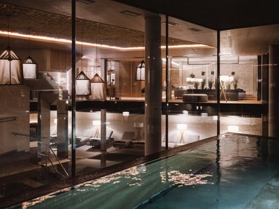 Lindenhof_Wellness by night.jpg