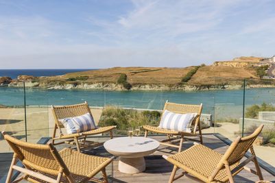 Perfect-Stays-Oku-first-floor-terrace.jpg