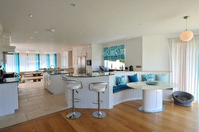 Perfect-Stays-Sea-House-kitchen.jpg