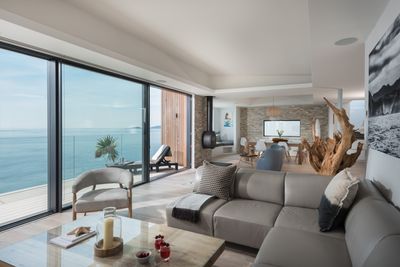 Perfect-Stays-Sea-Edge-living-area-2.jpg