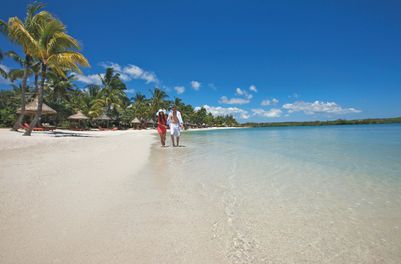 prince-maurice-wedding-honeymoon-sandy-beach-1_hd.jpg