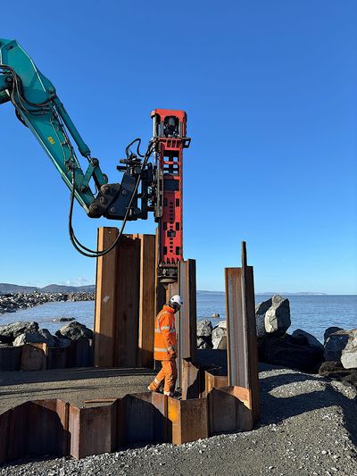Sheet Piling (UK) Limited working on a coastal erosion project at Kinmel Bay, North Wales