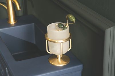 Elegant Freestanding Tumbler Holder