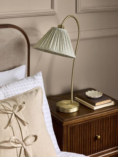 Willowbrook Table Lamp