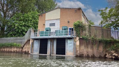 Complete Installation of two S1800 Hydrolox Screens and decking system - Courtesy of South West Water & Fishtek ltdnorthbridge-01-1.jpg