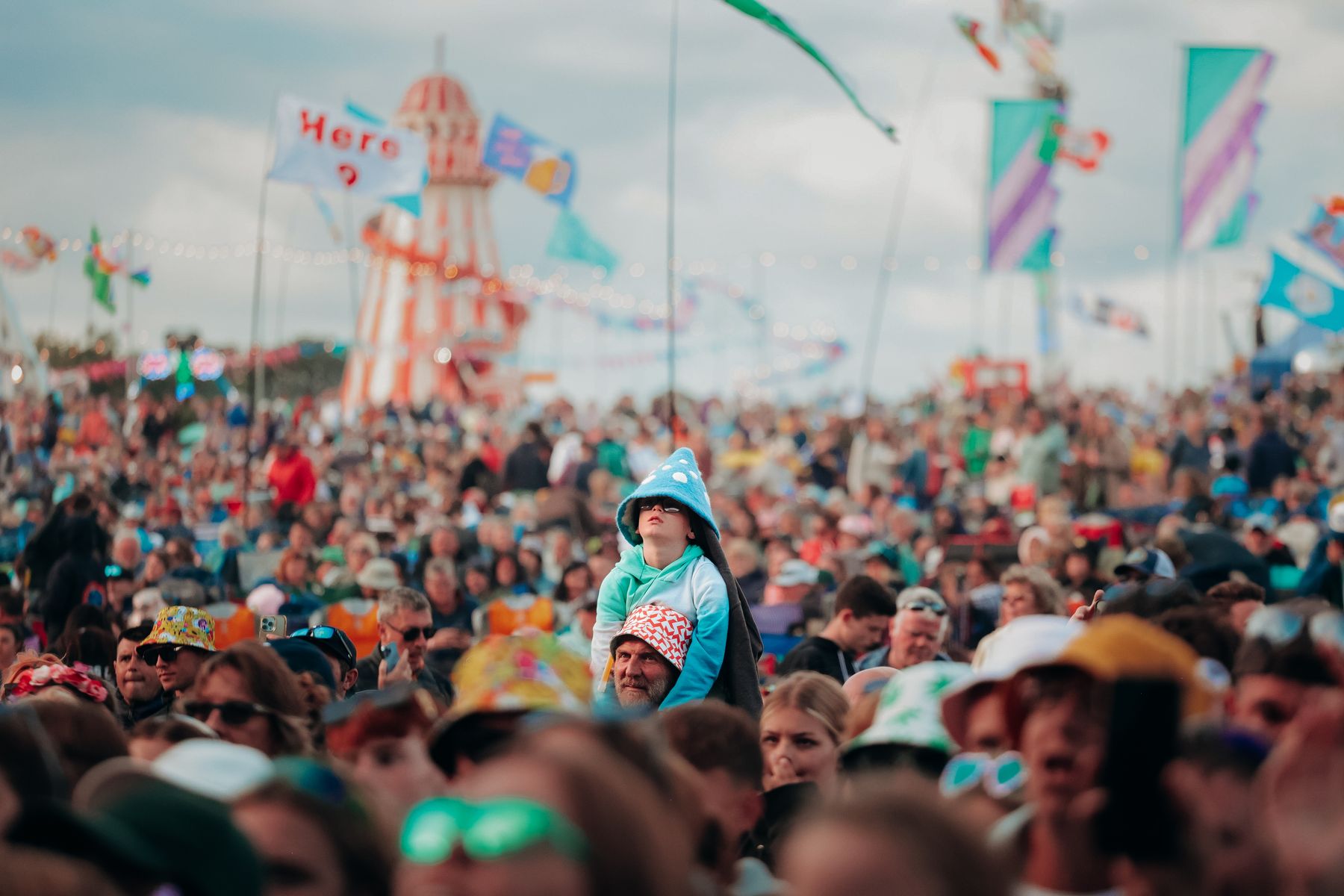 CARFEST- MAIN STAGE CROWD.JPG