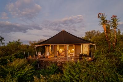 Kenya - Hemingways Ol Seki, Nina tent exterior view.jpg