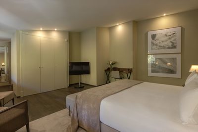 Junior Suite - Room 7 - 3.jpg