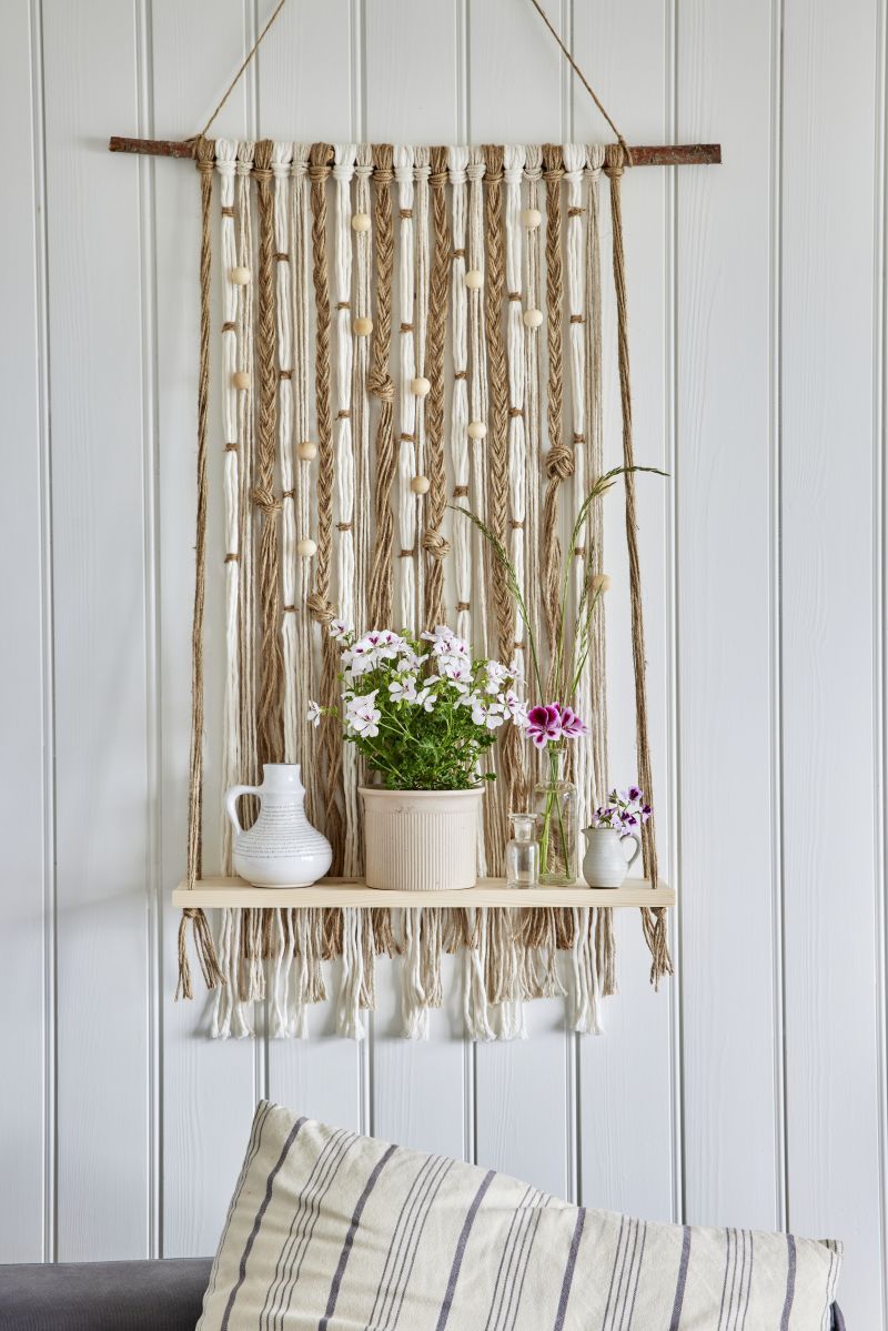 2023_Geraniums_3020_DIY_Hanging_Macrame_Wall_Shelf_04_small.jpg
