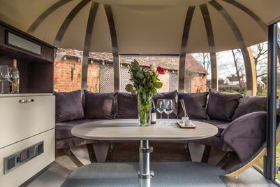Ornate Garden Grande Deluxe Chic Garden Pod