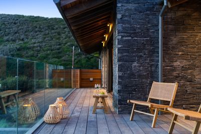 Perfect-Stays-Noordhoek-terrace-night.jpg