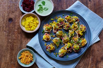 Bhel puri puri with whipped tofu chutney