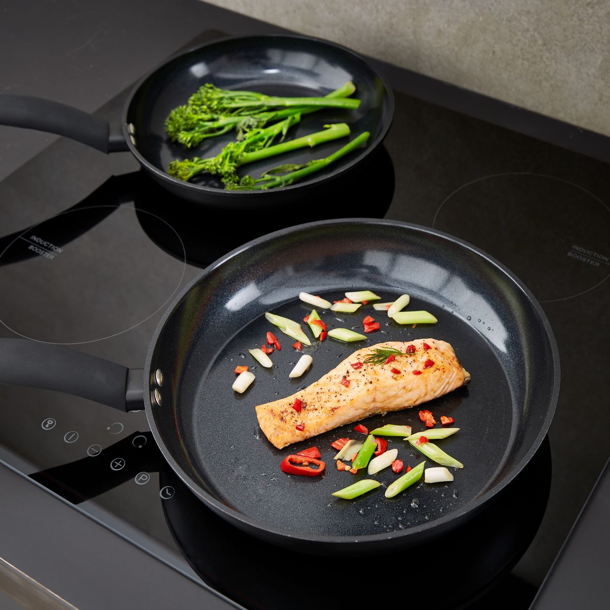 swps2021blkn Swan Stealth Cookware.jpg