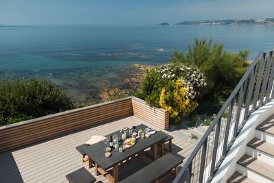 Perfect-Stays-Sea-Edge-exterior-2.jpg