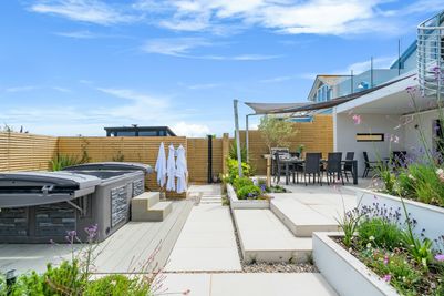 Perfect-Stays-Kilden-Mor-garden (1).jpg