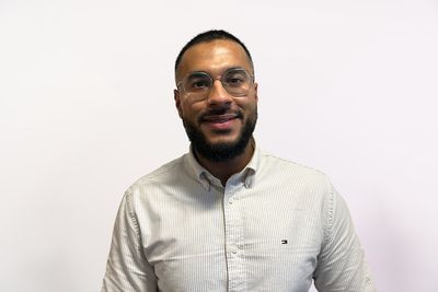 Nayem Headshot.jpg
